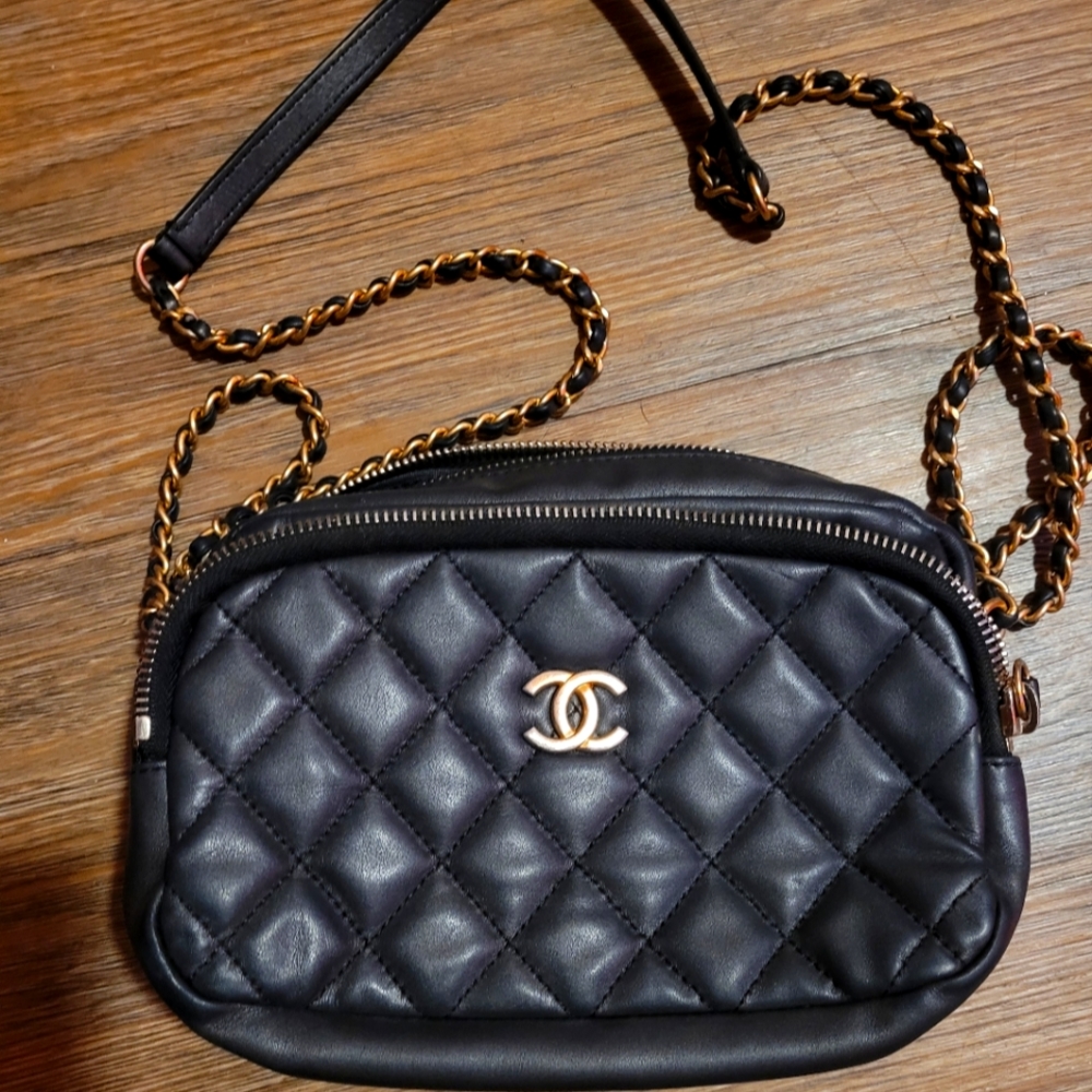 Chanel crossbody double zipper camera bag/purse